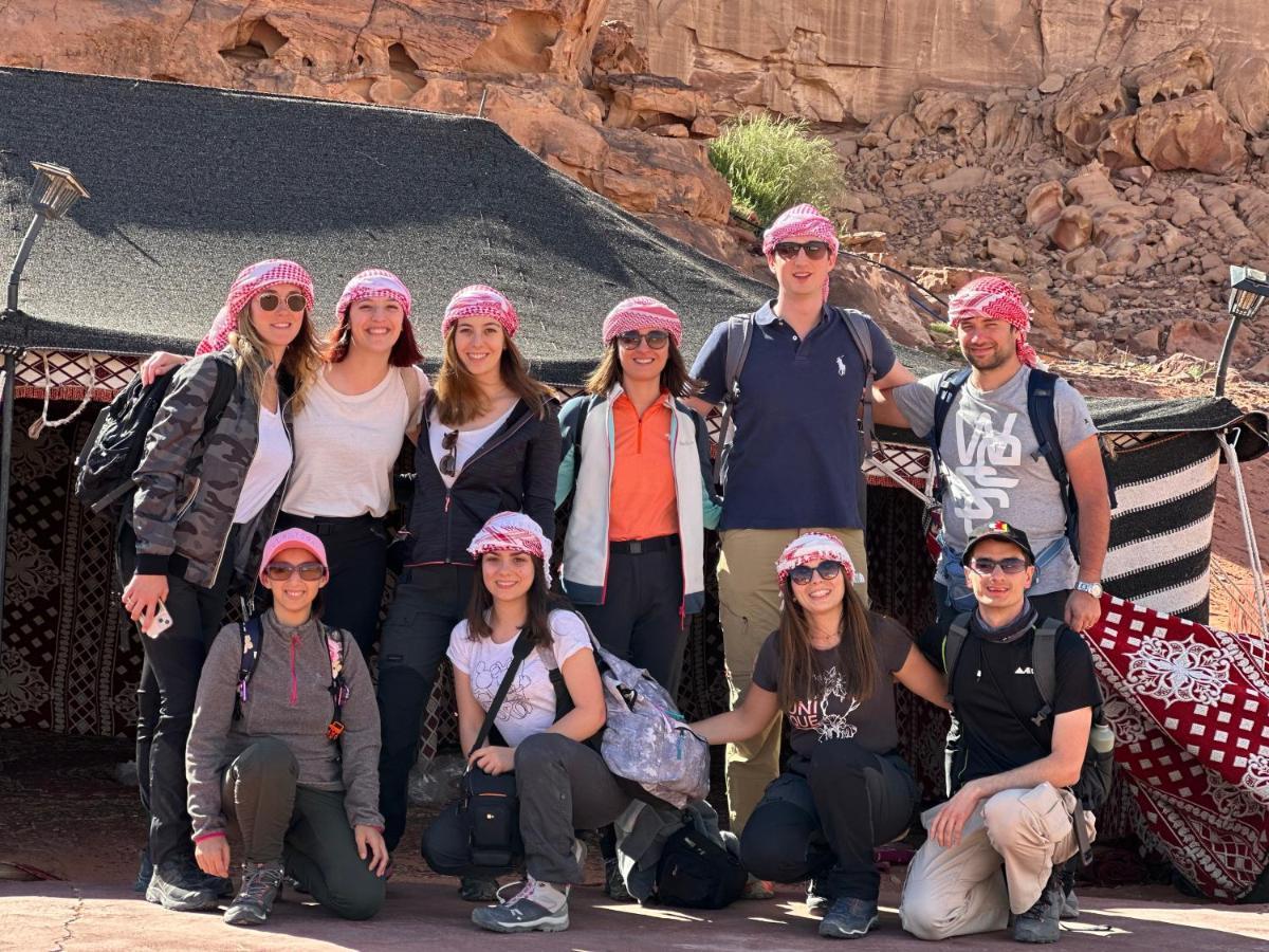 Titanic Camp Acomodação com café da manhã Wadi Rum Exterior foto